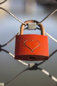 Rituel du cadenas d'amour Cadenas d'amour signification Cadenas d'amour Paris Cadenas d amour paris adresse Rituel cadenas d'amour forum Cadenas amoureux vaudou Envoutement avec cadenas Que sont devenus les cadenas du pont des Arts